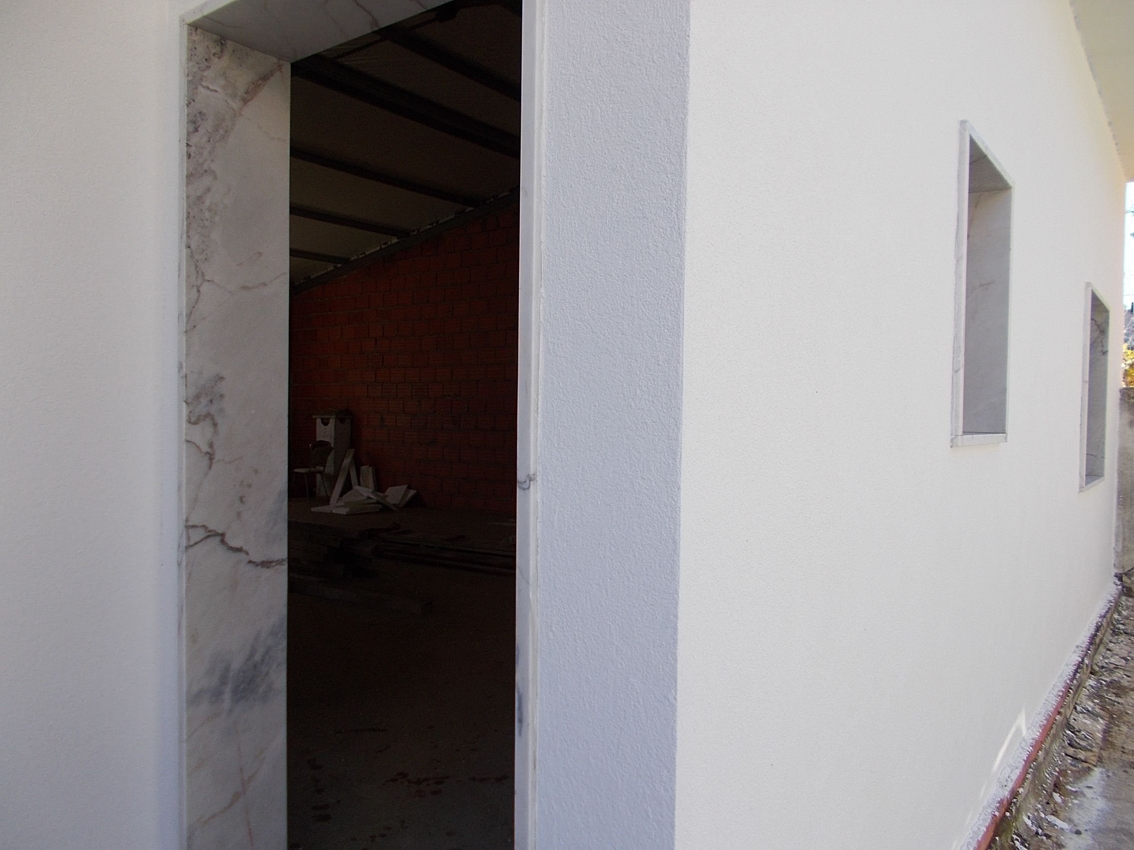 Fotografia de uma parede exterior em capote