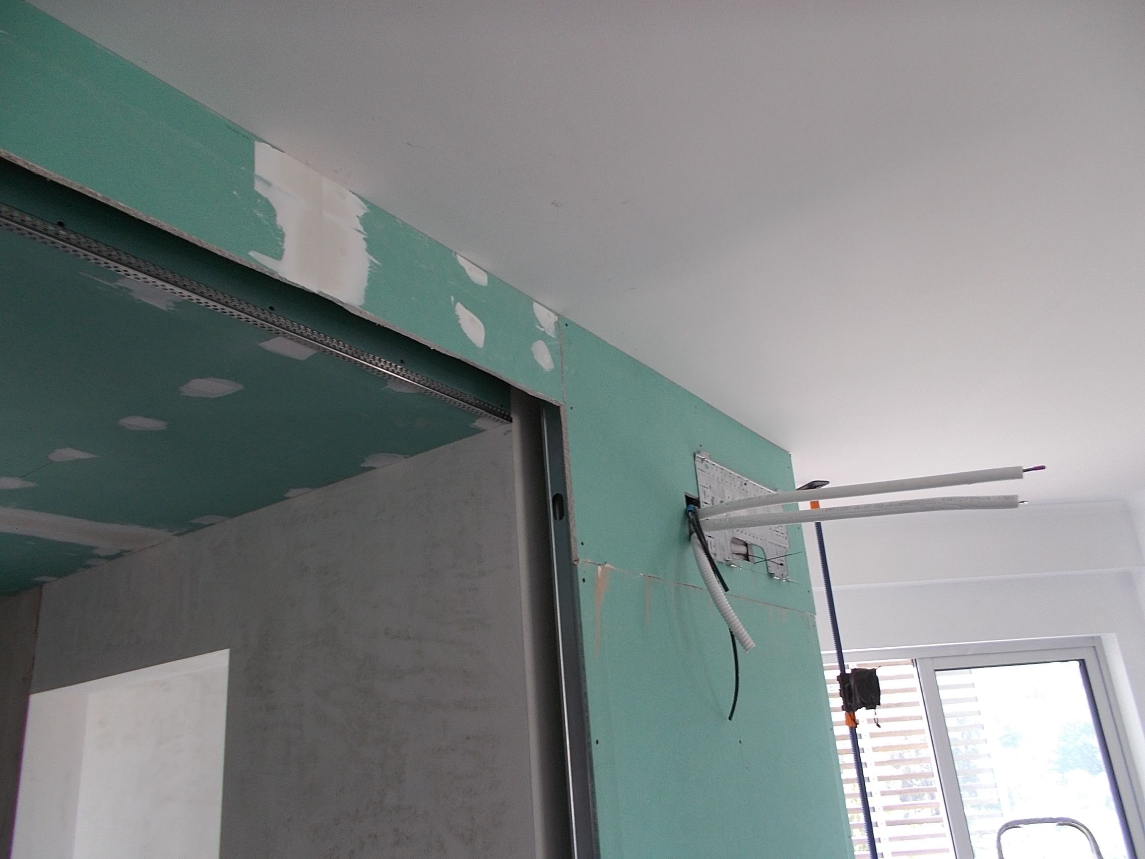 Fotografia de uma liga&ccedil;&atilde;o de ar condicionado